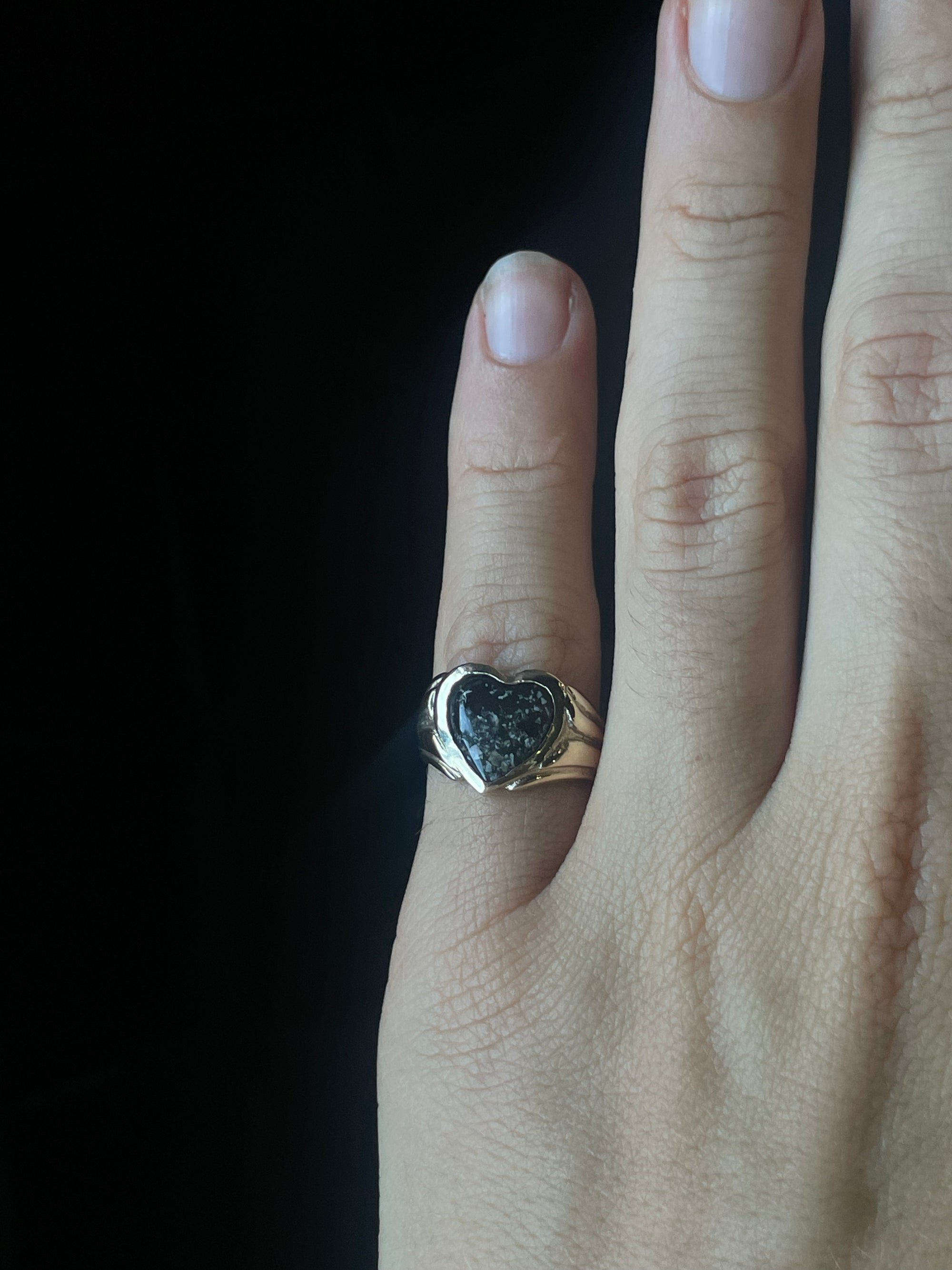 Heart's Ashes Ring - Solid 9K Gold