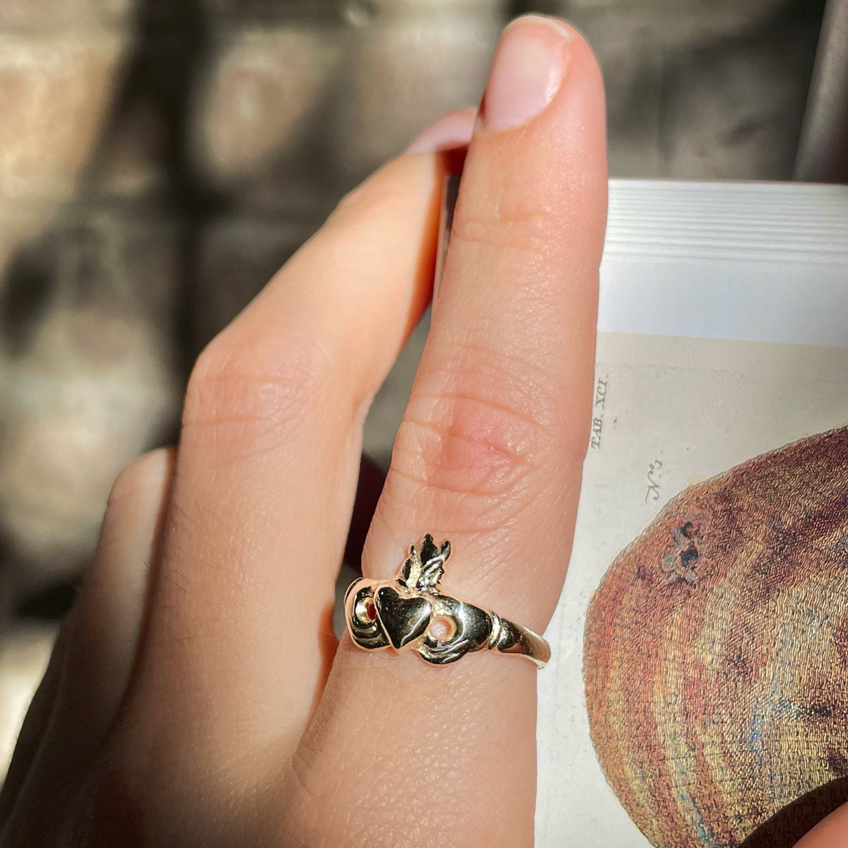 Hold My Heart Claddagh Ring - Solid 9K Gold