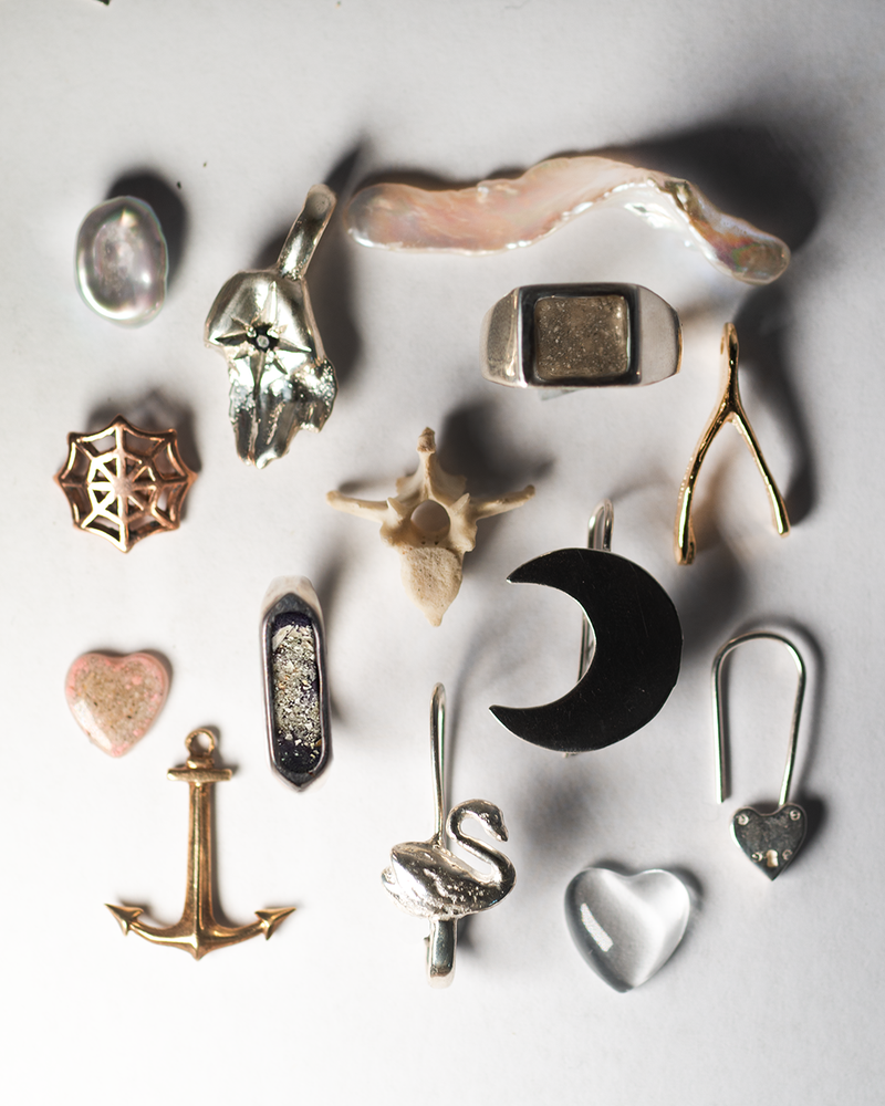 Memorial Signet Ring - 9K Solid Gold