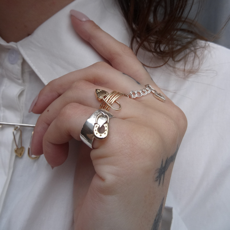 My Lucky Charm Horseshoe Ring - 9K Solid Gold