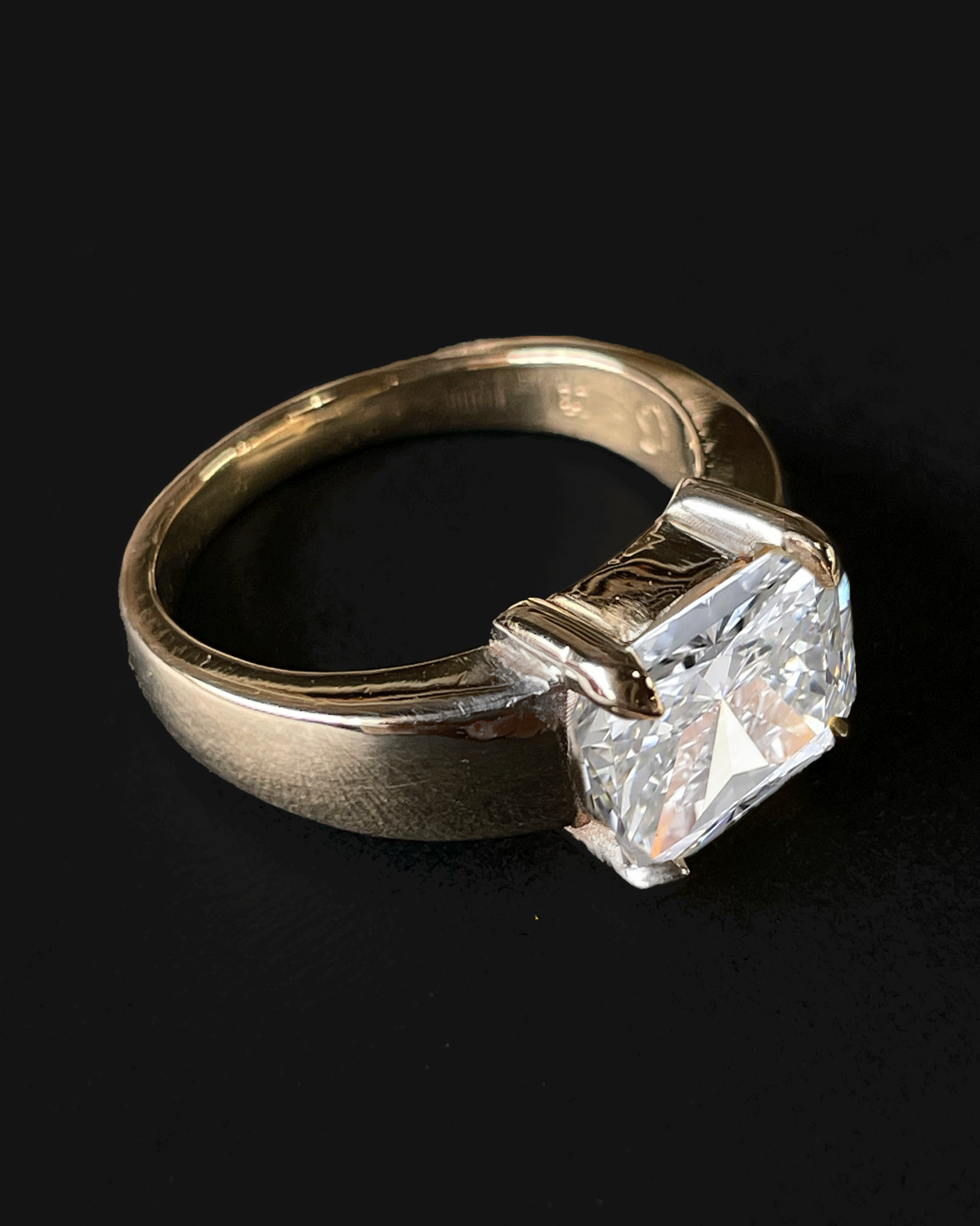 Radiant Cut Diamond Ring - Solid Gold