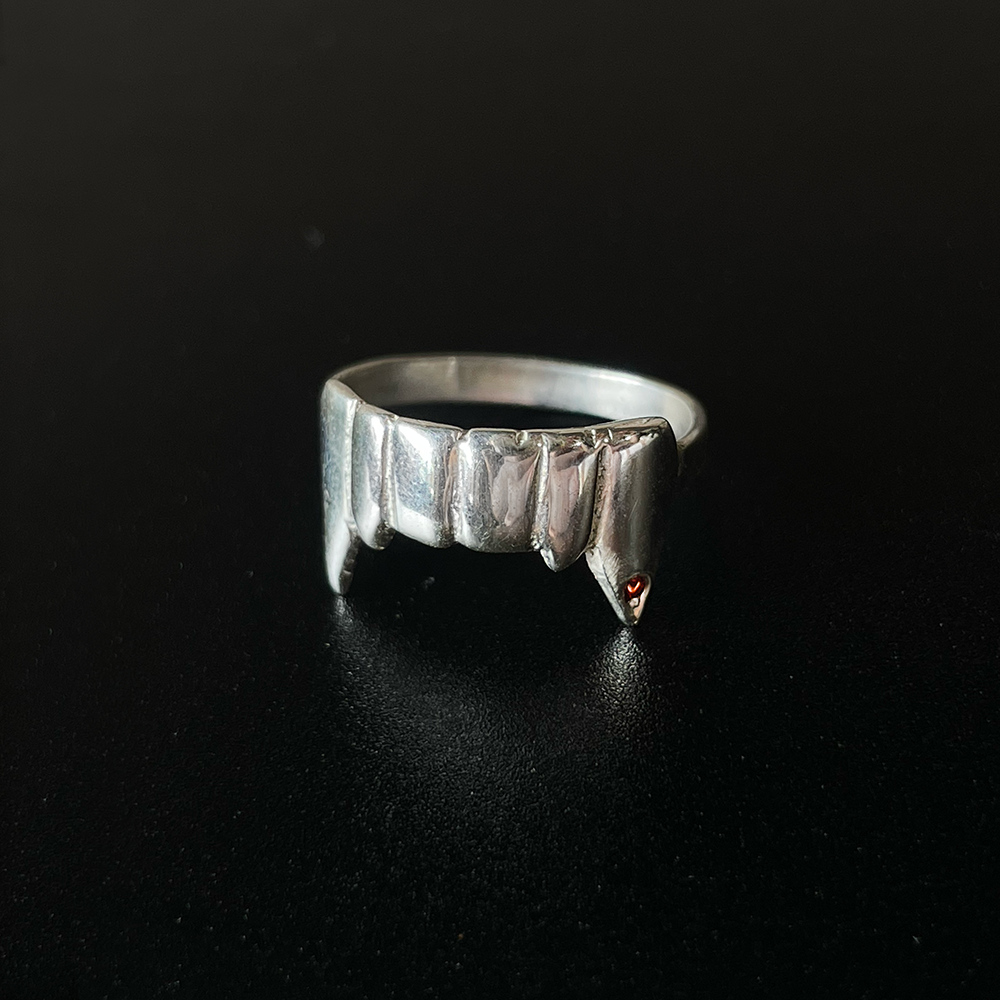 Le'Petit Fang Ring - Sterling Silver