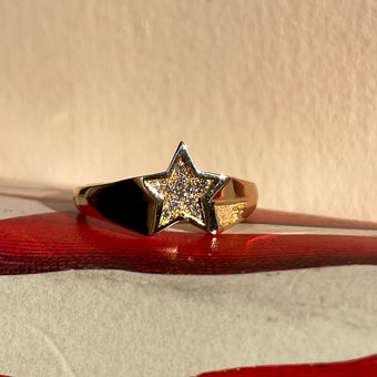 Pavé Diamond Shooting Star Ring - 9K Solid Gold