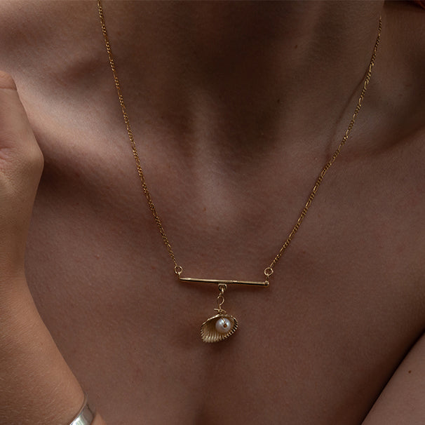 Charmed Bar Necklace Gold - Serpent & the Swan