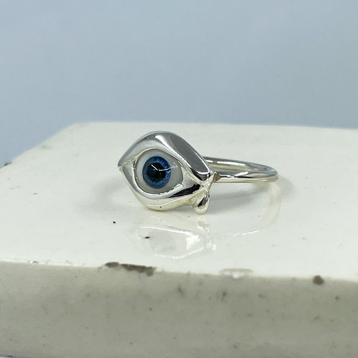 Glass Eye Ring Silver Serpent the Swan