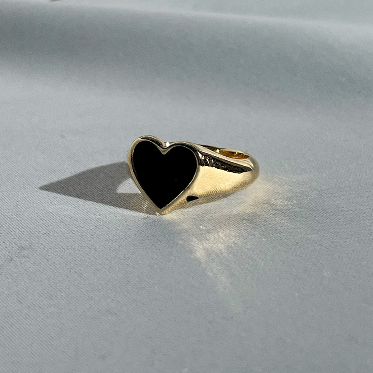 Solid gold heart ring sale