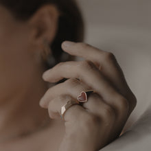 Bleeding Heart Ring Solid Gold - Serpent & the Swan
