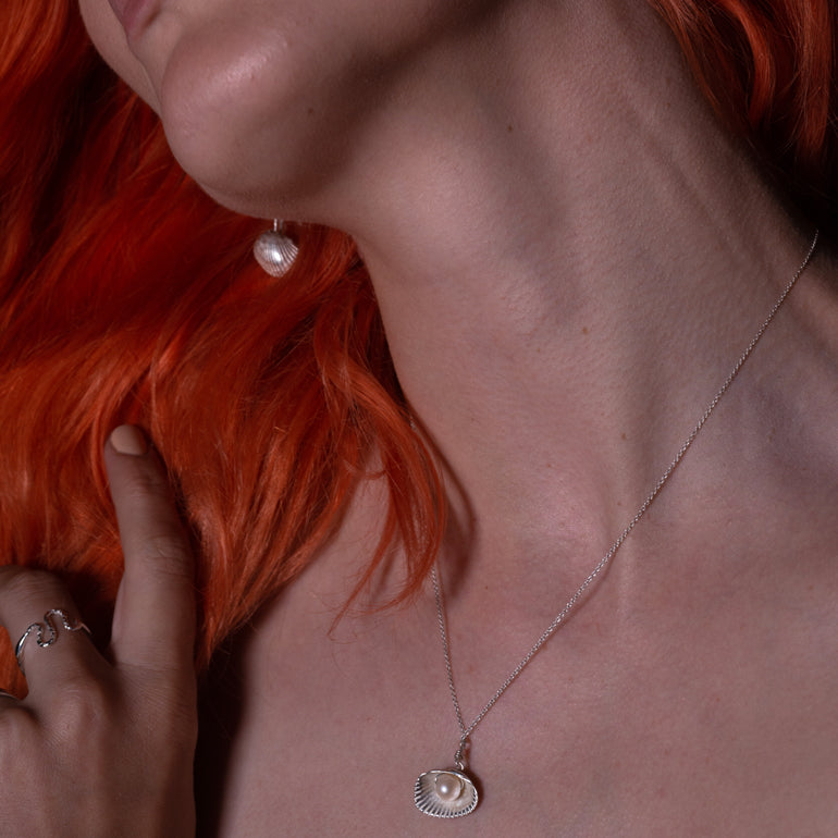Shell & Freshwater Pearl Necklace Silver - Serpent & the Swan