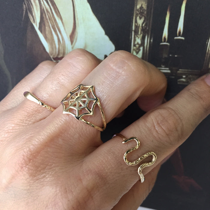 SpiderWeb Ring Gold - Serpent & the Swan
